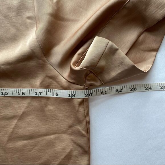 House of Harlow 1960 Tan Satin Cropped Blouse Size Large - Picture 12 of 13